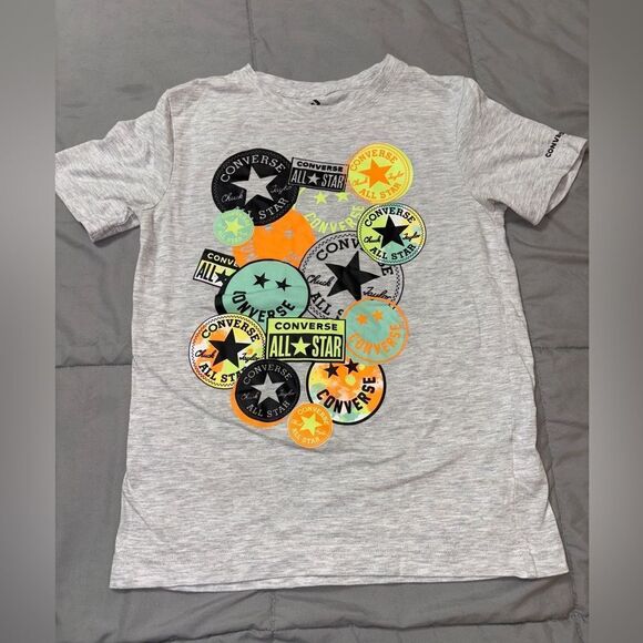 Boys 10/12 converse tshirt like new - Picture 1 of 3